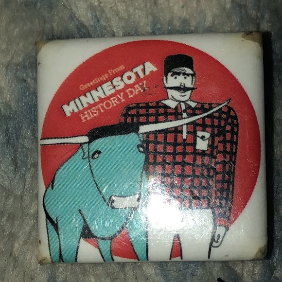 Minnesota Paul Bunyan and Babe the blue Ox history day collectible button - Picture 2 of 4